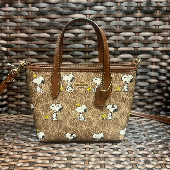 coach Coach X Peanuts City Mini Tote Bag With Snoopy Print cbs83